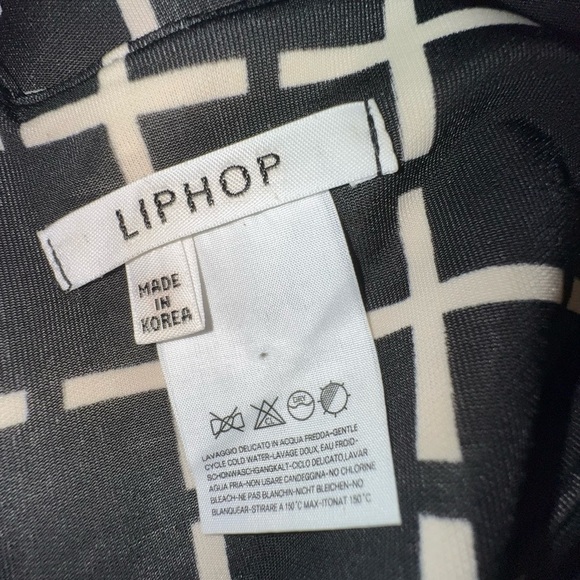 LIPHOP Small Black and White Geometric Dress Flutter Sleeve - Picture 5 of 7